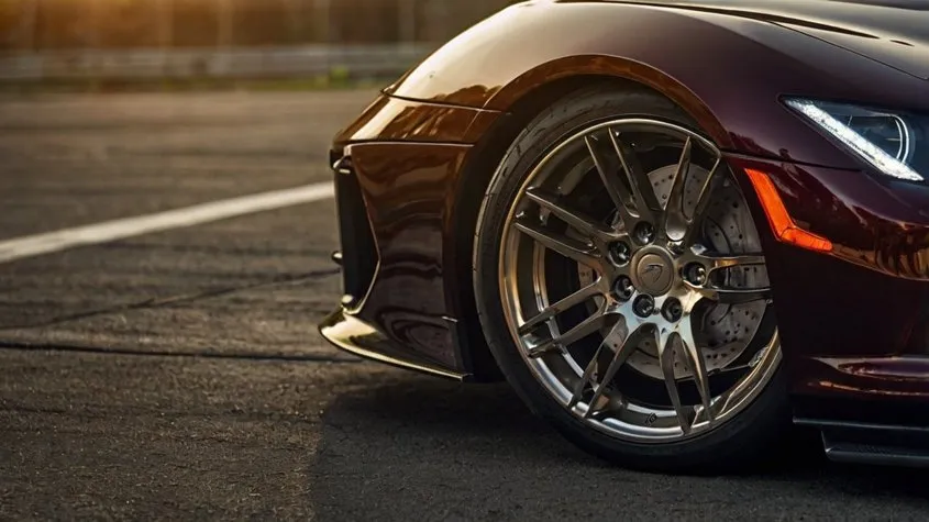 Aston Martin DBS Superleggera Image